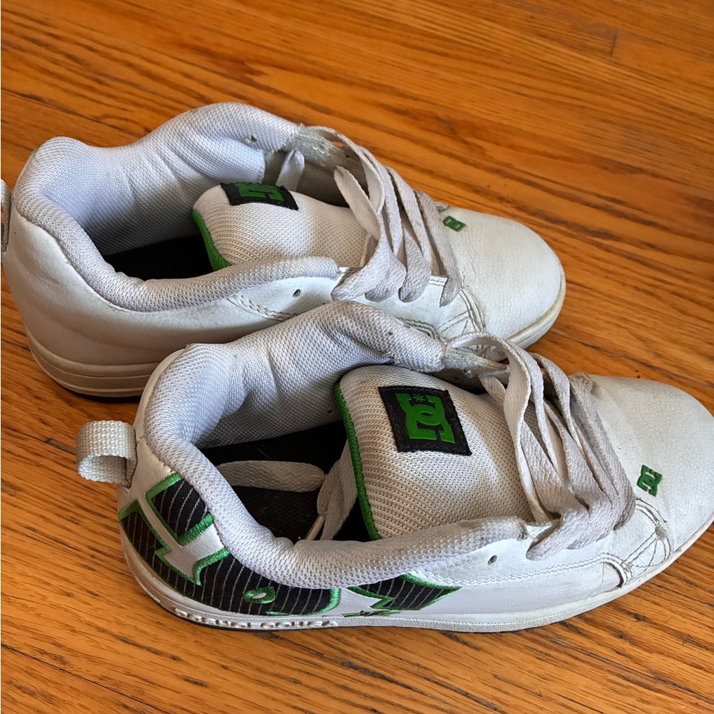 DC Kids Sneakers in White and Green